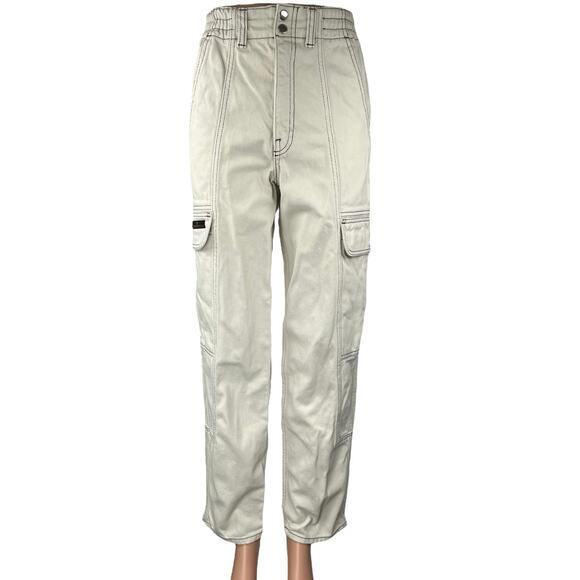 Urban Outfitters BDG Relaxed Skate Women's White High Rise Cargo Denim Jeans 24 - Picture 1 of 6